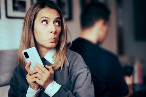 Dấu hiệu bảo mật thông tin và thói quen sử dụng mạng xã hội