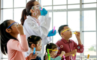 do-choi-steam-cho-be-5-tuoi-giup-be-phat-trien