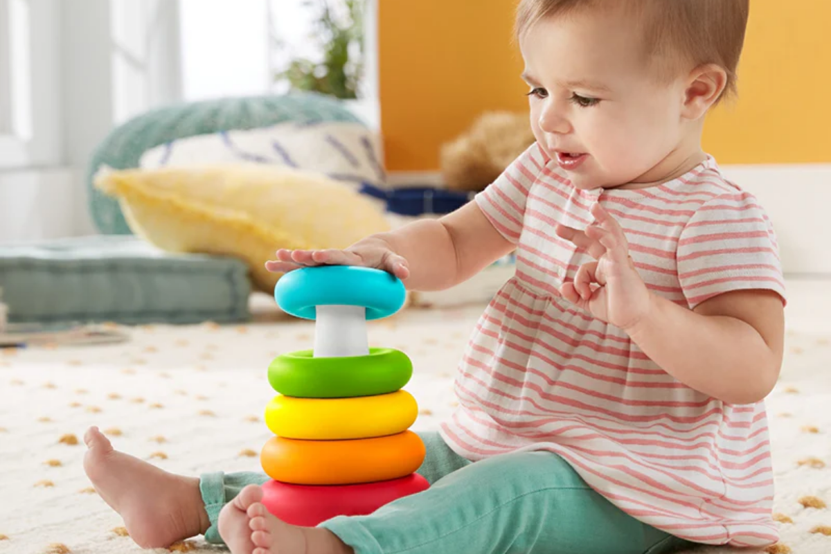 do-choi-xep-chong-luc-lac-fisher-price-be-vua-hoc-vua-choi