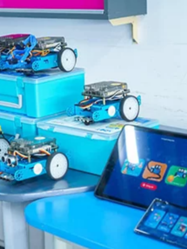 giai-dap-ve-khoa-hoc-robotics-cho-tre-em
