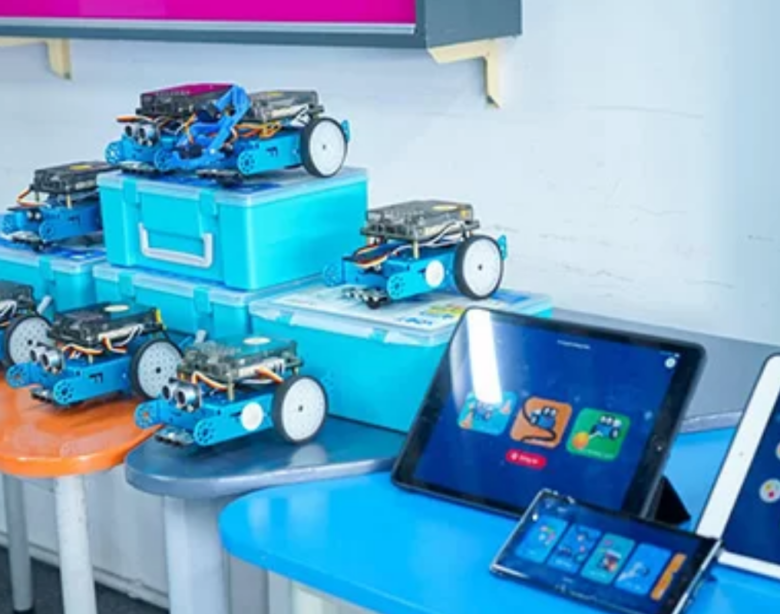 giai-dap-ve-khoa-hoc-robotics-cho-tre-em