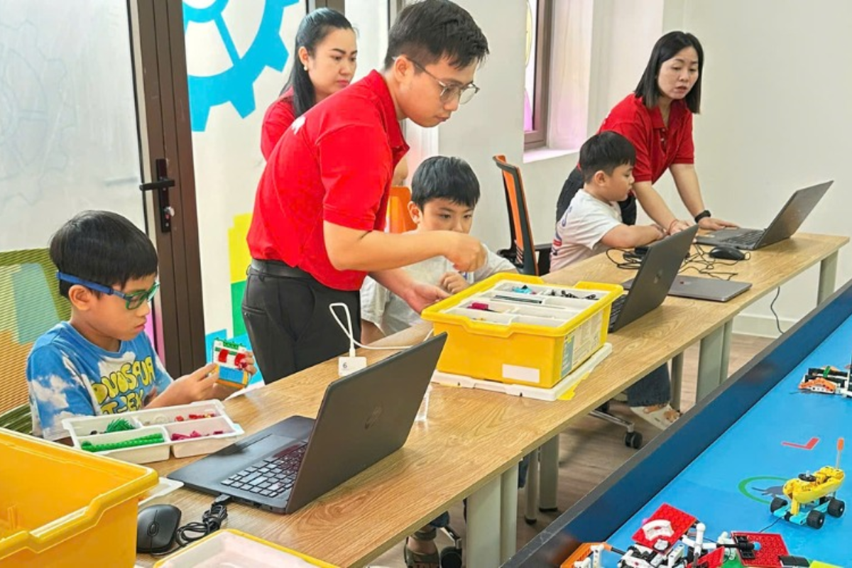 khoa-hoc-robotics-steam-cho-be-1