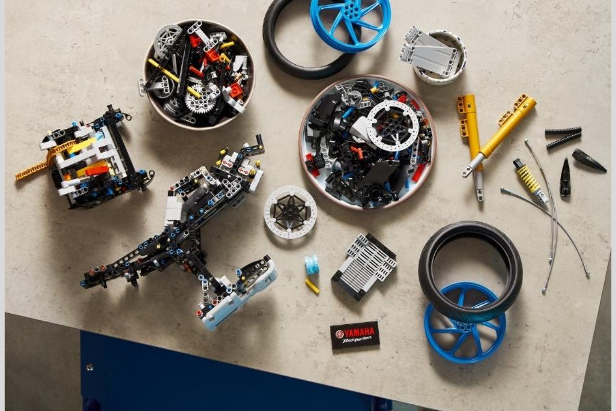lego-technic-yamaha-mt-2022-mo-hinh-sieu-xe-1