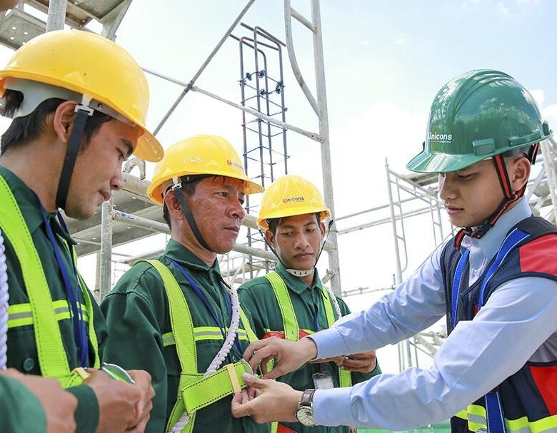 Kinh Nghiệm Chọn Quần Áo Bảo Hộ Lao Động Chuẩn Theo Ngành Nghề