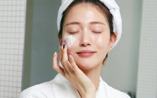 Cách trị mụn ẩn đầu đen hiệu quả từ bác sĩ da liễu Hà Nội