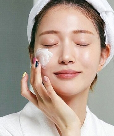 Cách trị mụn ẩn đầu đen hiệu quả từ bác sĩ da liễu Hà Nội