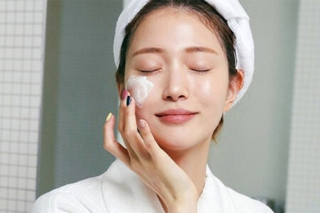 Cách trị mụn ẩn đầu đen hiệu quả từ bác sĩ da liễu Hà Nội