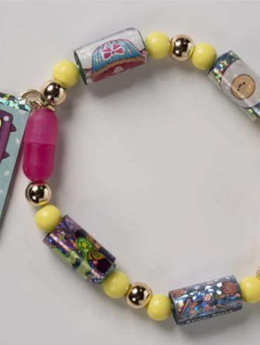 vong-tay-sticker-tre-em-sticki-rolls-dang-vong-tay